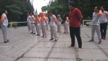 Latihan PBB (Pasukan Baris Berbaris) di pimpin oleh Koordinator Sekretariat Bawaslu Tebing Tinggi